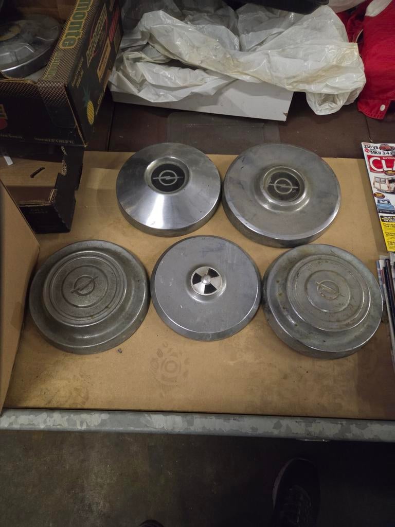 5 WIELDOPPEN OPEL KADETT COMMODORE ETC 35 EURO, Auto diversen, Wieldoppen, Ophalen of Verzenden