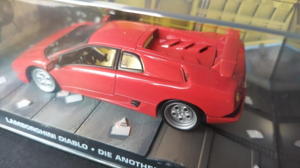 Lamborghini Diablo 007 Die another Day 1:43 James Bond Pol, Hobby en Vrije tijd, Modelauto's | 1:43, Overige merken, Auto, Verzenden