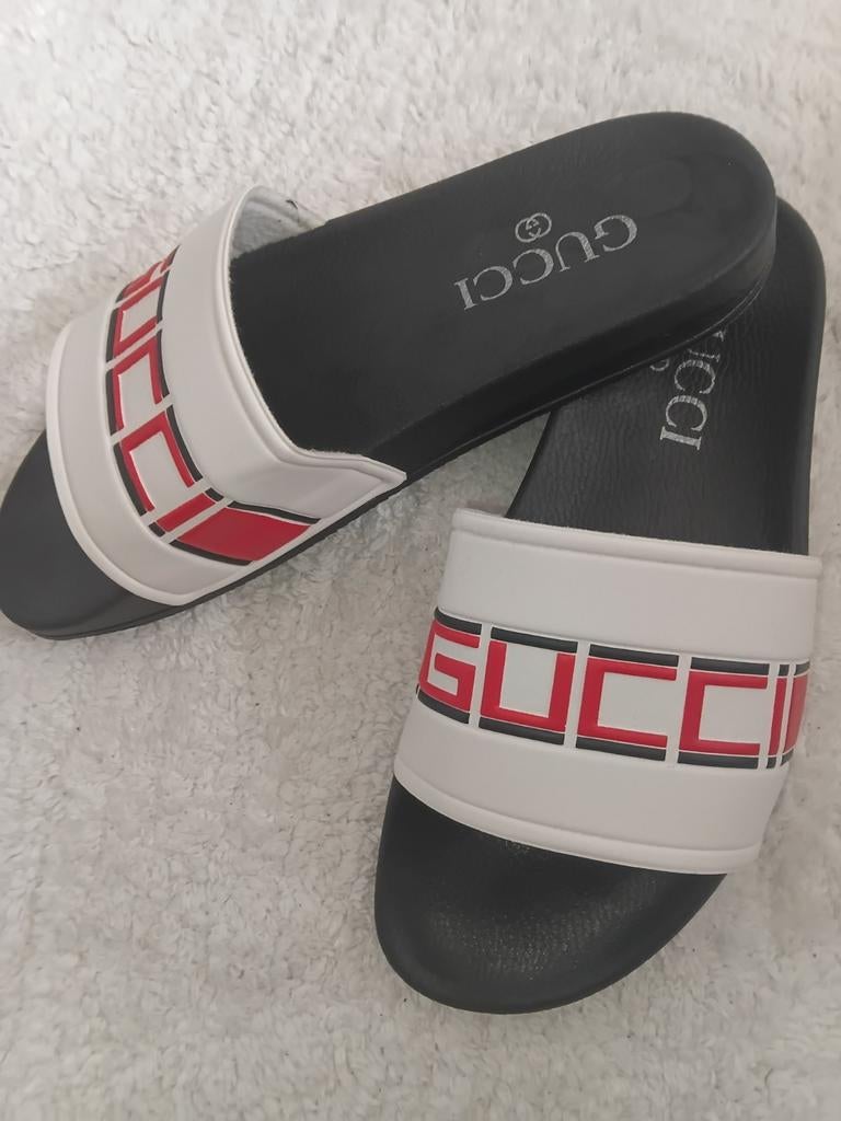 Mooie zomerse slippers maat 43, Ophalen of Verzenden, Overige maten