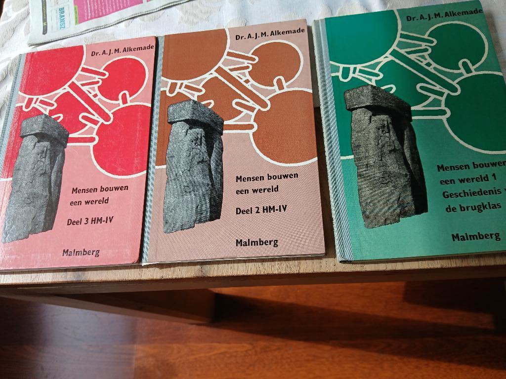 3 geschiedenisboeken uit 1971, Boeken, Geschiedenis | Wereld, Ophalen of Verzenden, 20e eeuw of later, Gelezen, Overige gebieden