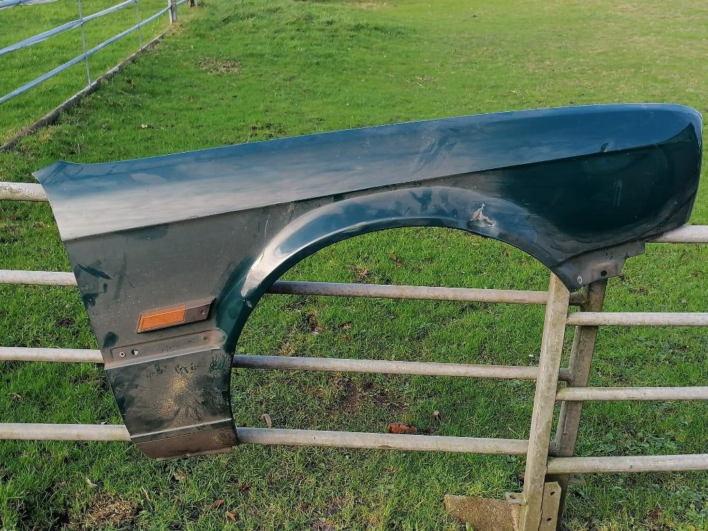 BMW E30 origineel RECHTER voorspatbord scherm., Auto-onderdelen, Carrosserie en Plaatwerk, Ophalen, Gebruikt, Spatbord, BMW