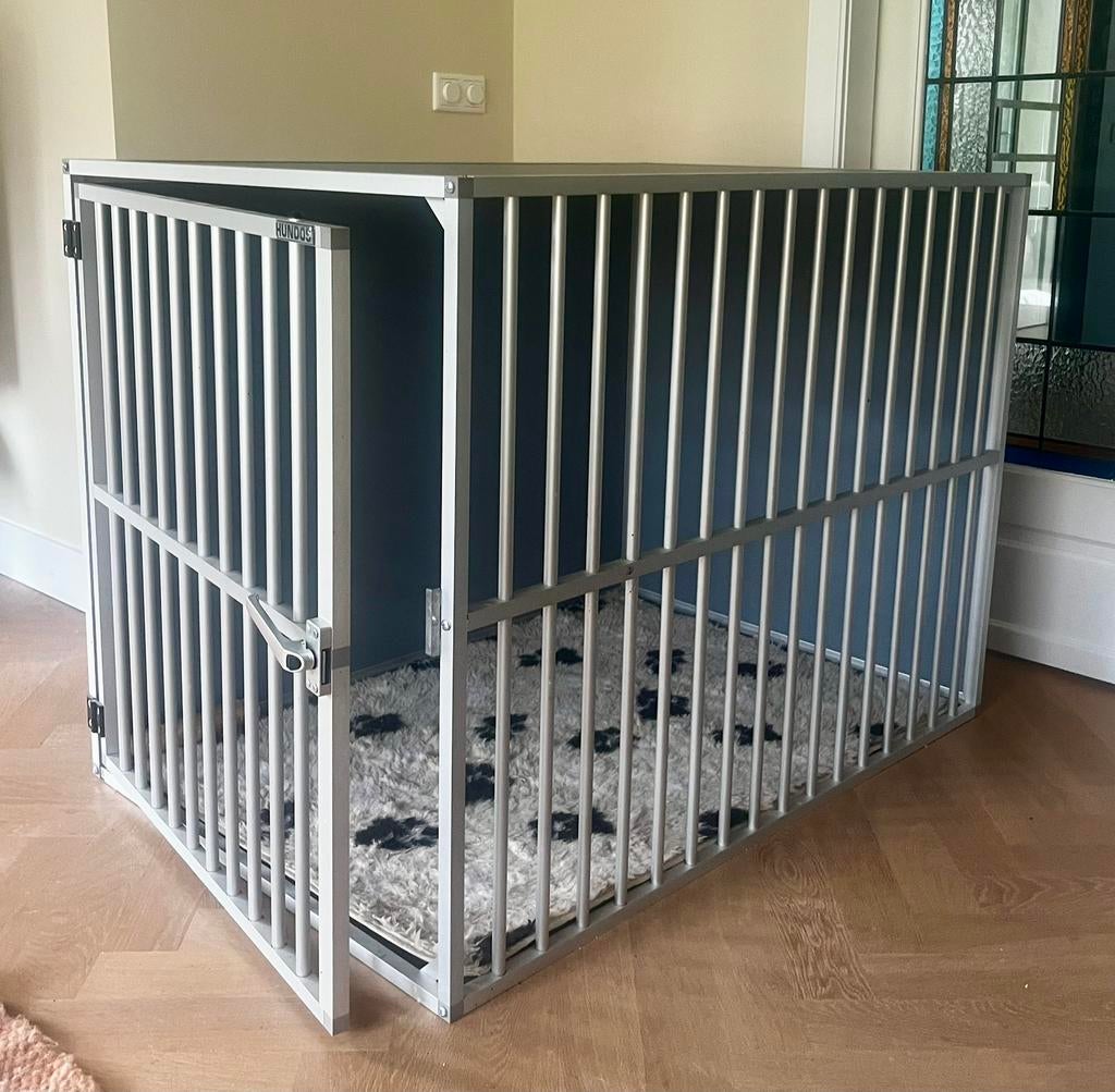 Hundos Hondenbench Model DK Maat XL, Dieren en Toebehoren, Hondenbenches, Zo goed als nieuw, Ophalen