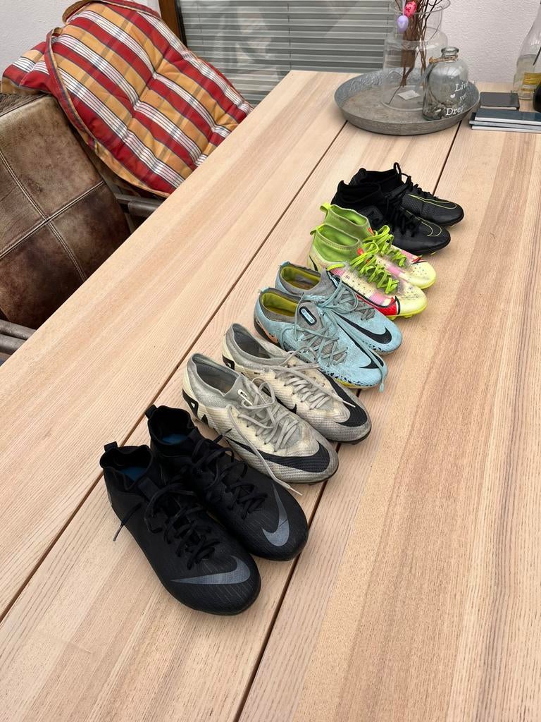 Nike voetbalschoenen, Overige kleuren, Sportschoenen, Ophalen of Verzenden, Zo goed als nieuw