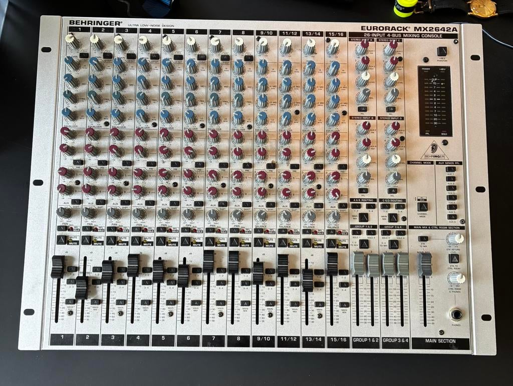 Behringer Eurorack MX2642A te koop!, Ophalen, Gebruikt, 10 tot 20 kanalen, Microfooningang