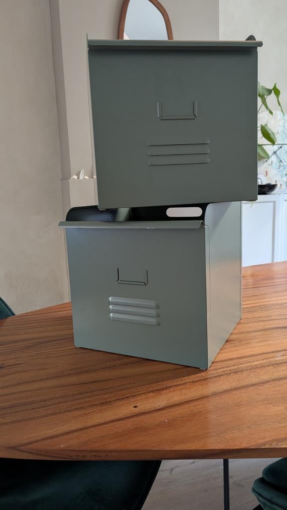 IKEA Metalen Bakken Grijsgroen - Set van 2, Huis en Inrichting, Woonaccessoires | Schalen en Manden, Ophalen, Overige materialen