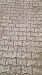 Grote partij dubbel T klinkers - Bestrating, Gebruikt, Klinkers, Ophalen of Verzenden, 10 m² of meer