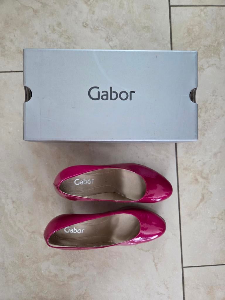 Gabor pumps fuchsia lakleer maat 4,5, Ophalen of Verzenden, Zo goed als nieuw, Roze