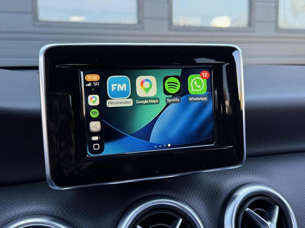 Mercedes A-klasse 180 Urban|Carplay|1e eig.|Clima|Navi|LED, Voorwielaandrijving, 4 cilinders, Leder en Stof, Handgeschakeld
