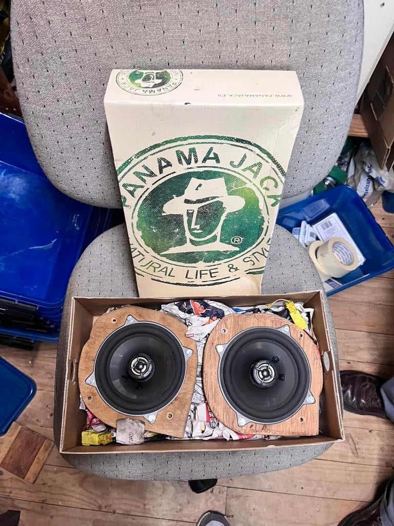 2 speakers van het merk magnat stratos 132, Auto diversen, Autospeakers, Ophalen of Verzenden, Zo goed als nieuw