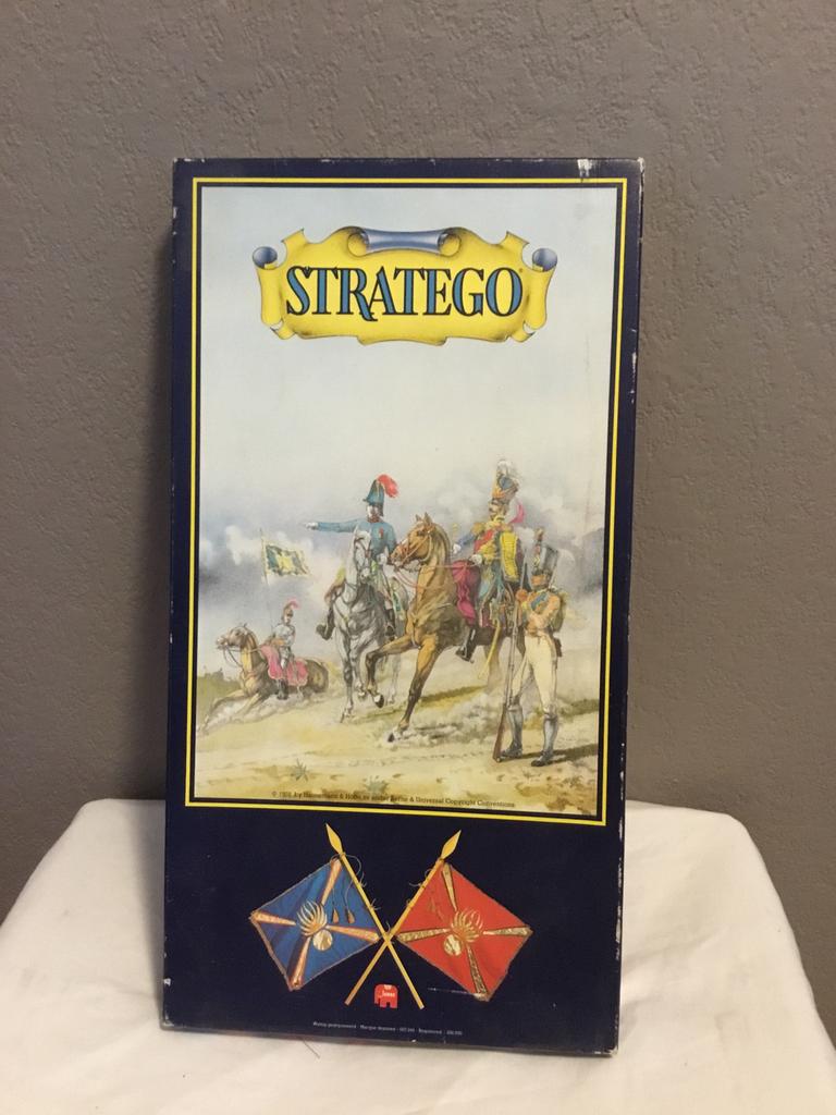 Stratego, leuk oud spel met ronde speelstukken, blauwe doos., Een of twee spelers, Ophalen of Verzenden, Gebruikt, Jumbo