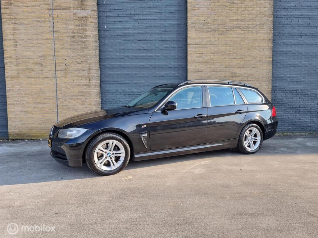 BMW 3-serie Touring 318i Business Line/nieuwe apk/, Auto's, BMW, Achterwielaandrijving, Zwart, Origineel Nederlands, Handgeschakeld