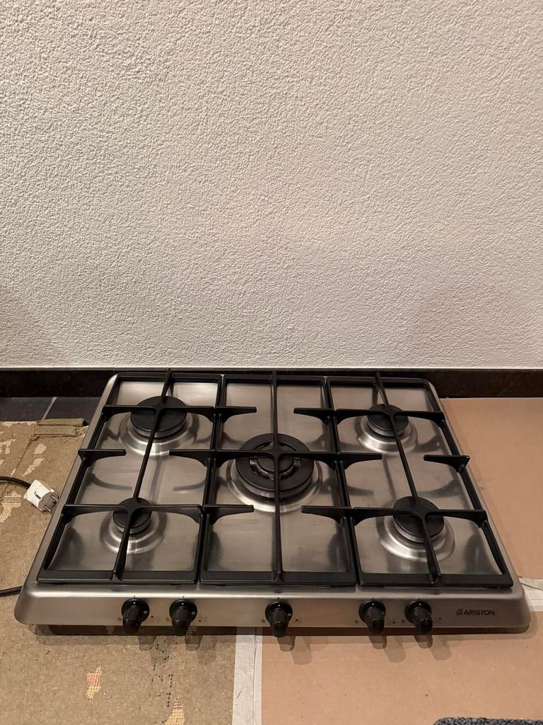 Ariston 5-pits gaskookplaat met elektrische ontsteking, Witgoed en Apparatuur, Kookplaten, Ophalen, Gebruikt, Inbouw, Gas