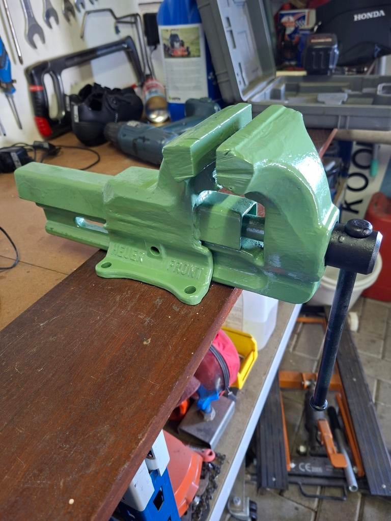 Bankschroef Heuer 100 mm, Ophalen, Bankschroef