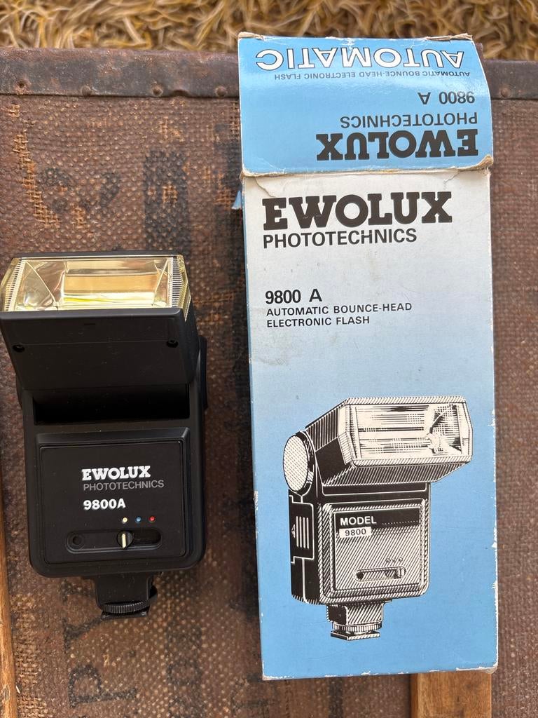 Ewolux Phototechnics 9800 A Flitser met Kantelkop, Ophalen of Verzenden, Zo goed als nieuw, Overige merken, Kantelbaar