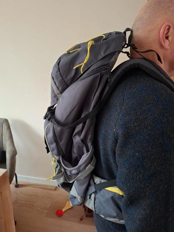 Forclaz 70 liter backpack, Sport en Fitness, Bergsport en Wandelen, Zo goed als nieuw, Rugzak, Ophalen of Verzenden