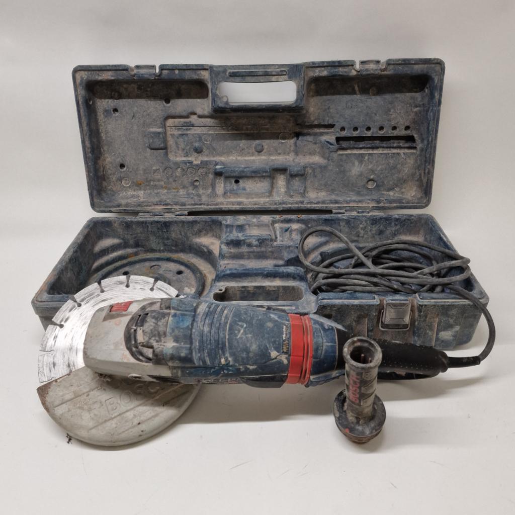 Bosch GWS 24-230 LVI Professional Haakse slijpmachine | Incl, Bosch, Gebruikt, Support@bosch.com, Robert Bosch GmbH
Robert-Bosch-Platz 1
70839 Gerlingen-Schillerhöhe
Germany