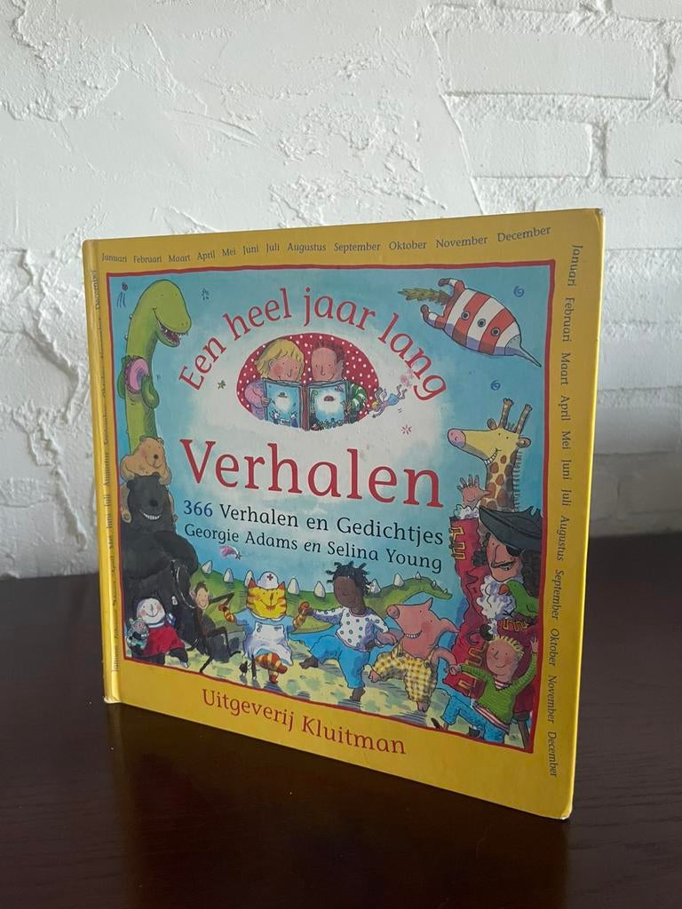 G. Adams - Een heel jaar lang verhalen, Boeken, Kinderboeken | Jeugd | onder 10 jaar, Zo goed als nieuw, Fictie algemeen, Ophalen of Verzenden