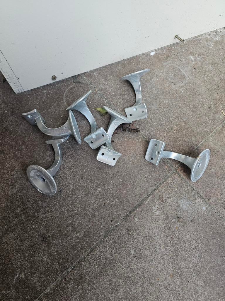 Set van 6 verzinkte leuningdragers, Ophalen of Verzenden, Gebruikt, IJzer, Overige typen