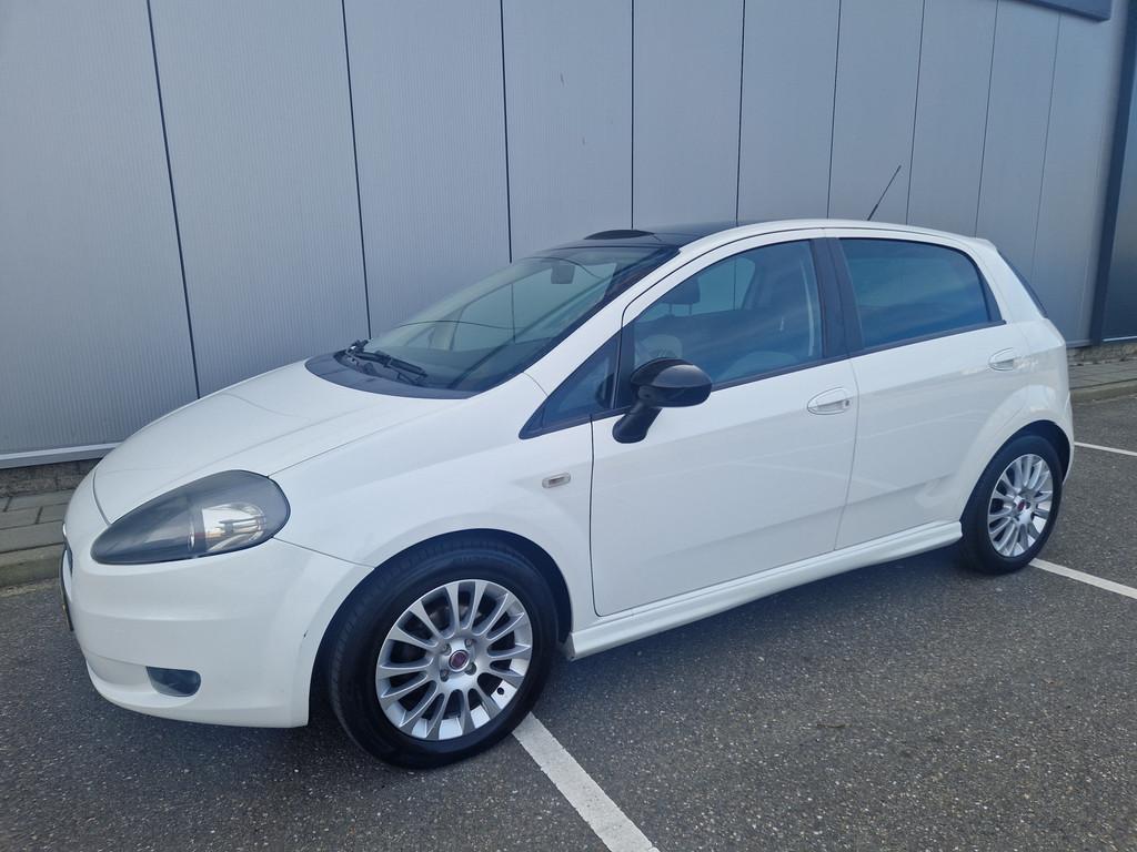 Fiat Grande Punto 1.4 NeroBianco Airco (bj 2010), Auto's, Voorwielaandrijving, Stof, 4 cilinders, 400 kg