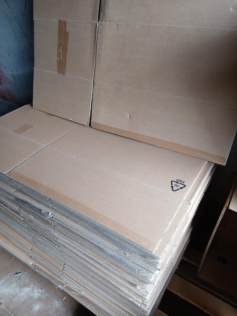 Dozen, Doe-het-zelf en Verbouw, Kratten en Dozen, Ophalen, 50 tot 75 cm, Minder dan 35 cm, Minder dan 40 cm