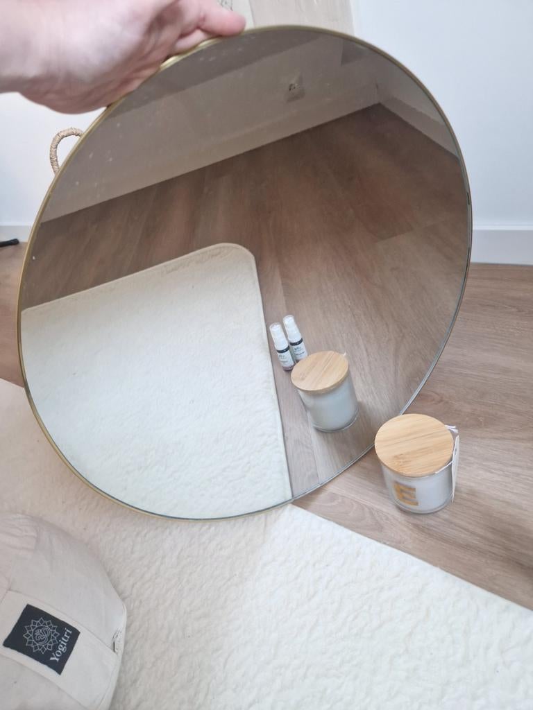 Mooie ronde goudkleurige spiegel, Huis en Inrichting, Woonaccessoires | Spiegels, Ophalen, Gebruikt, Rond, Minder dan 100 cm