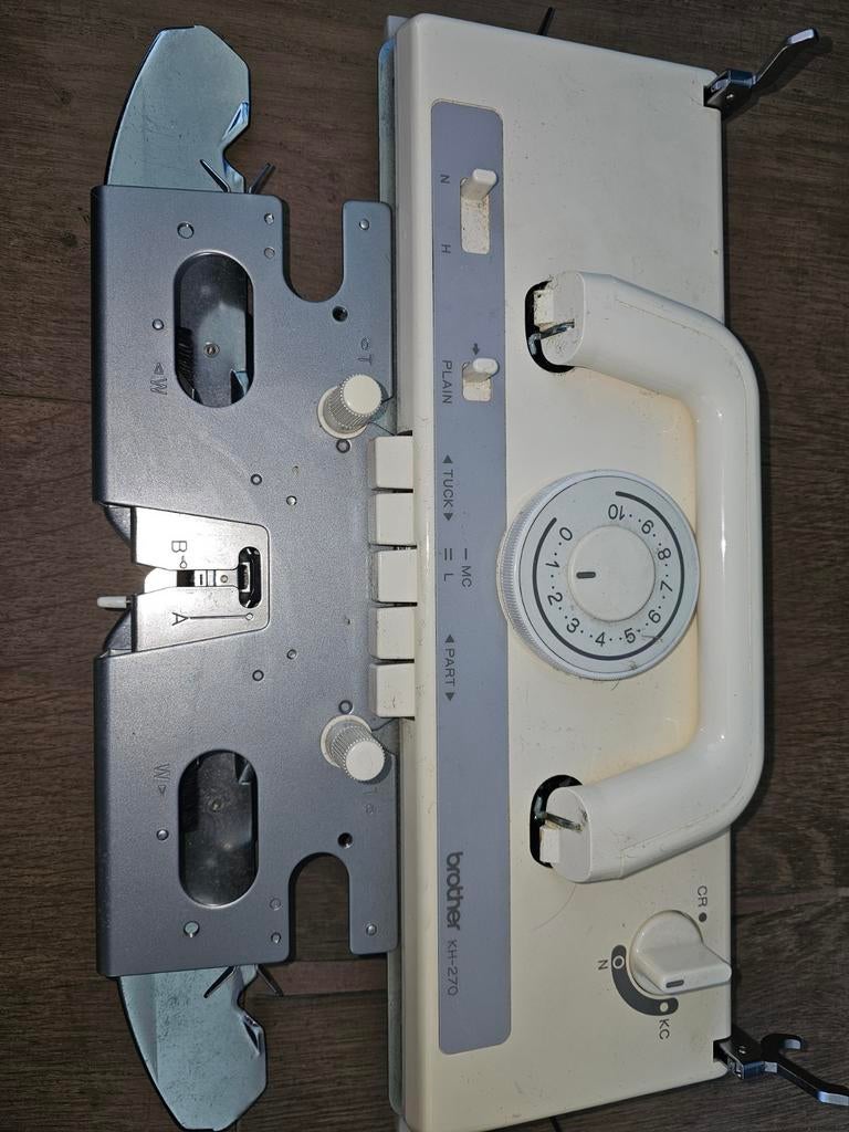 Breimachine Brother KH270 + KR260 met veel accesoires, Hobby en Vrije tijd, Breien en Haken, Breien, Machine, Ophalen of Verzenden
