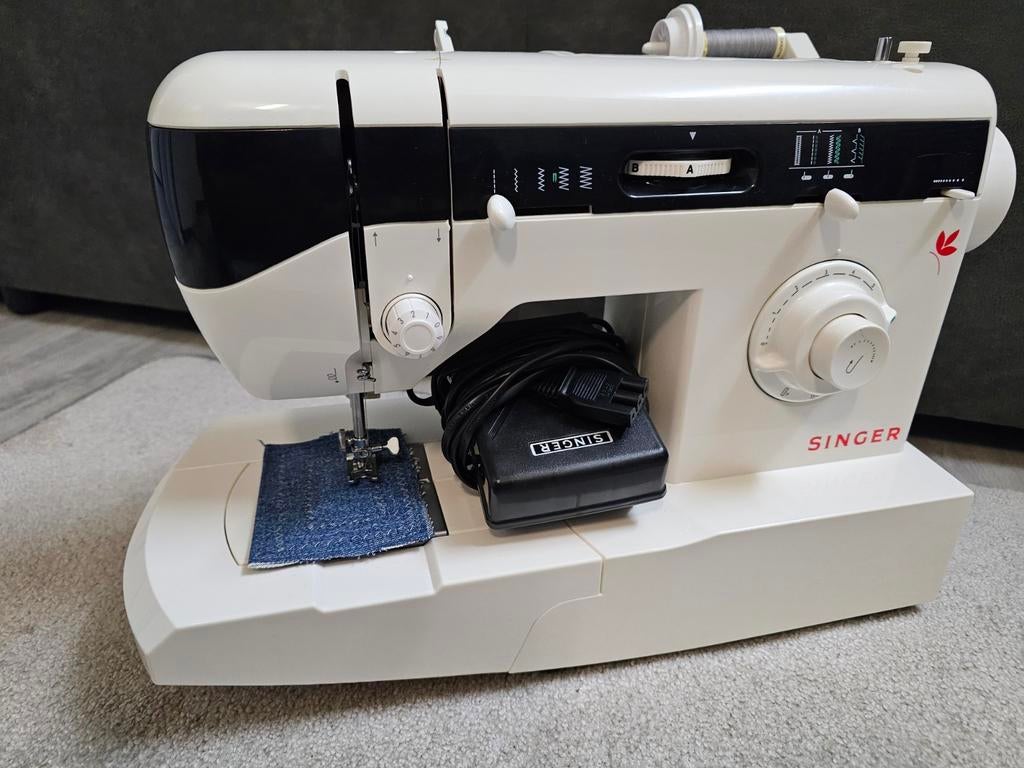 Naaimachine singer, Ophalen, Zo goed als nieuw, Naaimachine, Singer