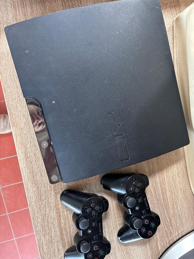 Sony PlayStation 3 Slim Zwart Kunststof Twee Controllers, Ophalen, Gebruikt, Met 2 controllers, Slim