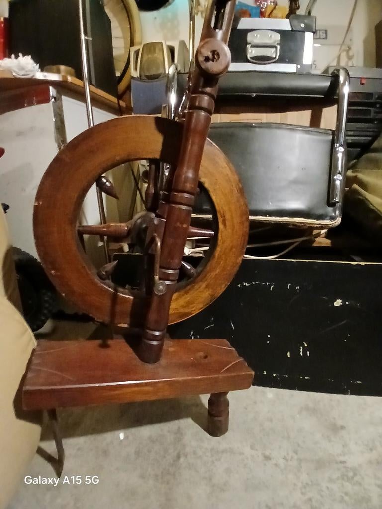 Antiek Spinnewiel - Decoratief en Functioneel, Hobby en Vrije tijd, Spinnewielen en Spinnen, Gebruikt, Spinnewiel, Ophalen of Verzenden