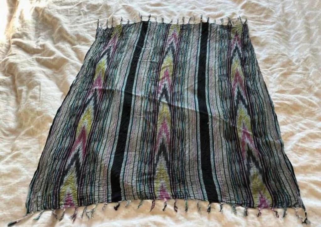 Meerkleurige sjaal met franjes - vierkant - boho style, Kleding | Dames, Mutsen, Sjaals en Handschoenen, Ophalen of Verzenden