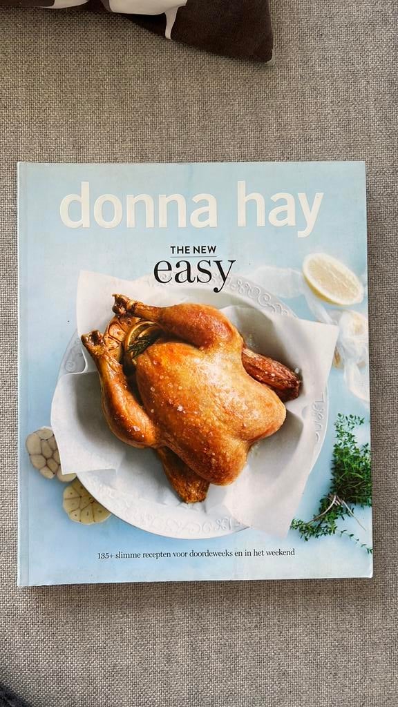 Donna Hay - The new easy, Ophalen of Verzenden, Zo goed als nieuw, Donna Hay