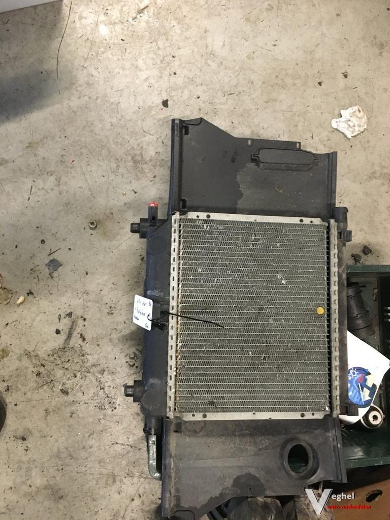 Mercedes w124  2.0 T handbak   Radiateur, Gebruikt, -, -, Ophalen of Verzenden