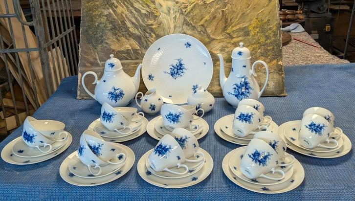 porseleinen Rosenthal thee/ kofservies met blauw bloemmotief, Antiek en Kunst, Antiek | Servies compleet, Ophalen of Verzenden