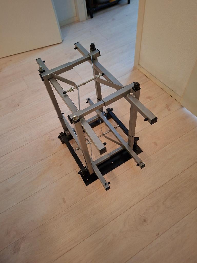 Rack om pc onderaan bureau te monteren, Ophalen, Nieuw
