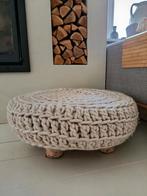 Heins Home | Gehaakte poef hocker bijzettafel pouf, Huis en Inrichting, Banken | Voetenbanken en Poefen, Ophalen of Verzenden