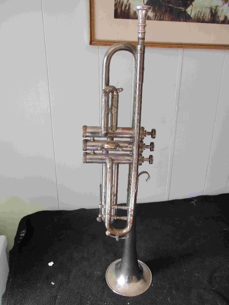 Trompet Joseph Buyst, Ophalen of Verzenden, Gebruikt, Bes-trompet, Met koffer