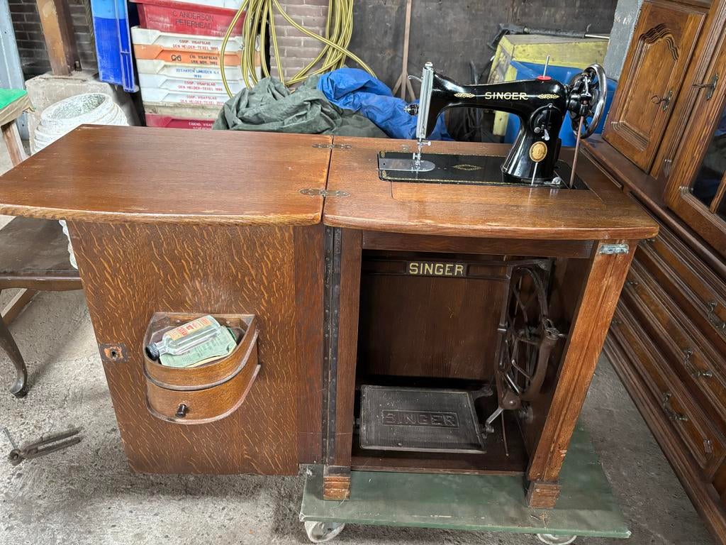 Antieke Singer Naaimachine in Houten Kast, Antiek en Kunst, Ophalen