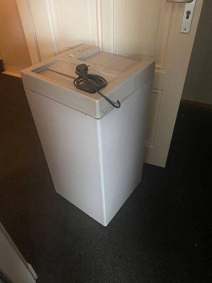 Papier vernietiger shredder Papierversnipperaar IDEAL 3800, Ophalen of Verzenden, Gebruikt