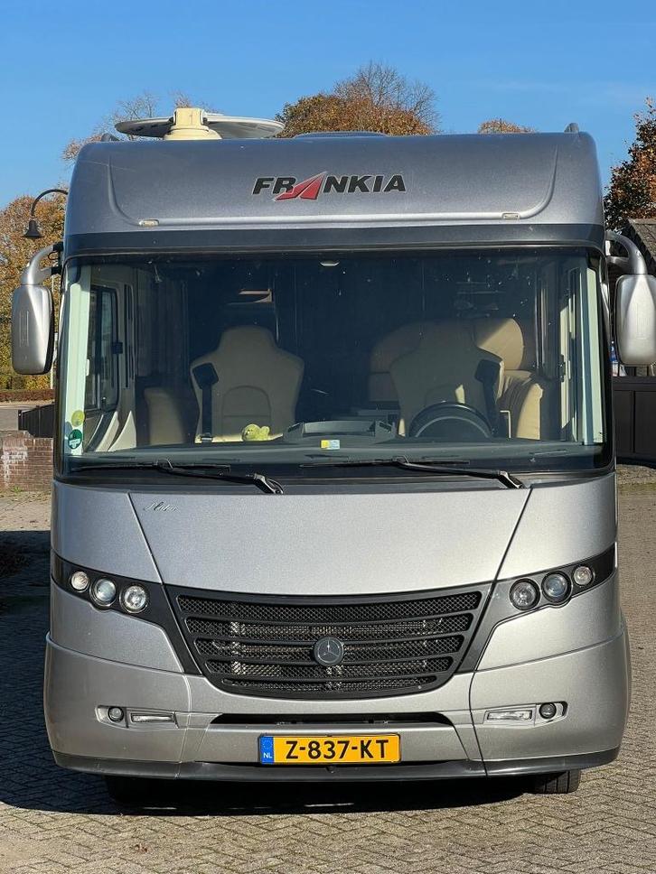 Frankia I8400 GD Platin zonder Hefbed Mercedes 190 pk, Caravans en Kamperen, Campers, Particulier, tot en met 2, Integraal, Overige merken