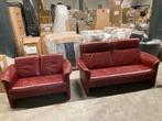2 zitsbank en 2,5 zitsbank leer  rood SAMEN €150, Gebruikt, 150 tot 200 cm, Driepersoons, Ophalen of Verzenden