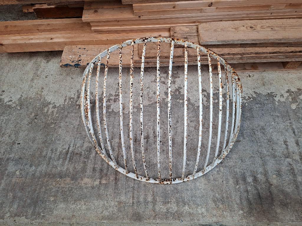 Authentieke Halve Ronde Metalen Hooiruif / Voerbak