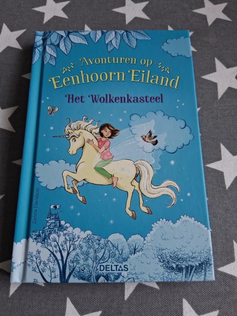 boek avonturen op eenhoorn eiland - het wolkenkasteel, Ophalen of Verzenden, Zo goed als nieuw, Fictie algemeen