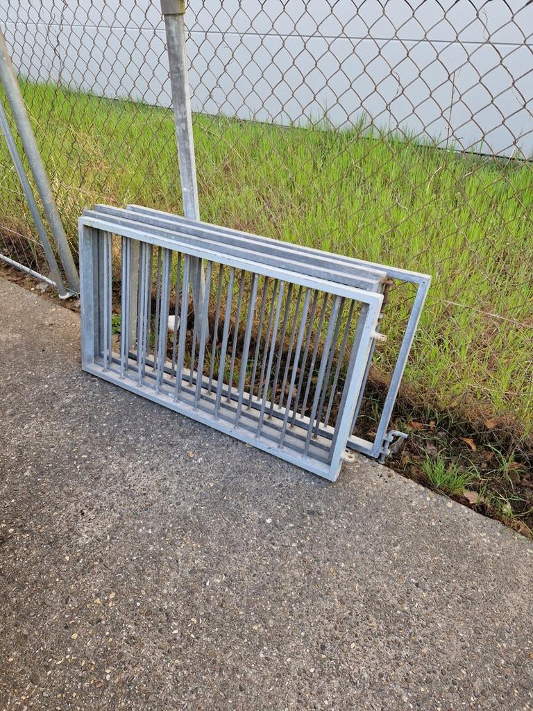 Gegalvaniseerd hekwerk. 10stuks. 124x69., Ophalen, IJzer, Spijlenhekwerk