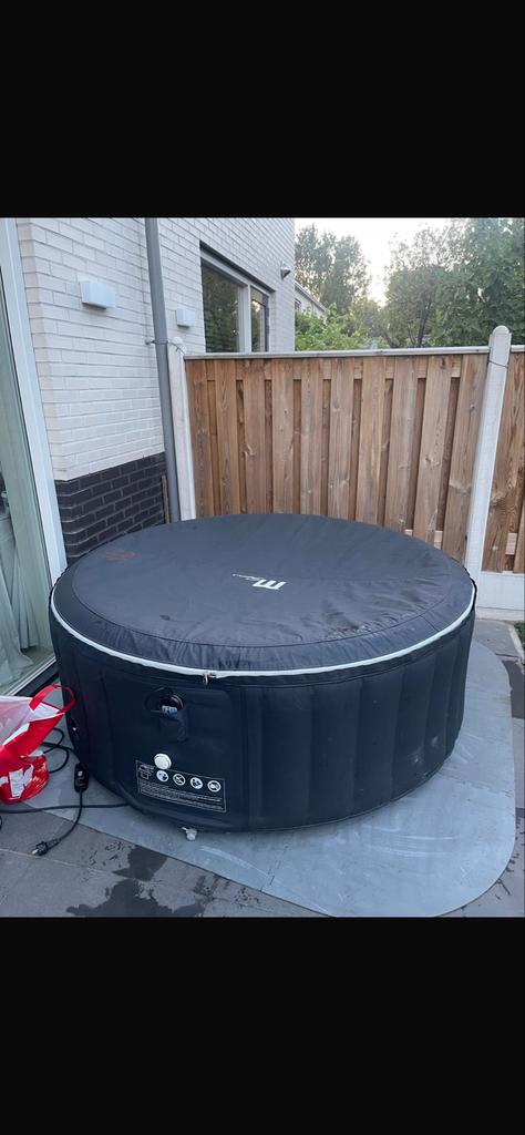 MSpa opblaasbare jacuzzi voor 4 personen - Goede staat, Ophalen, Gebruikt, Afdekzeil, Opblaasbaar