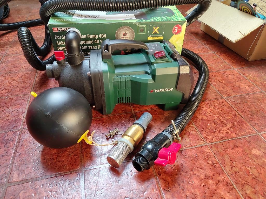 Parkside accupomp met aanzuigset, Tuin en Terras, Ophalen of Verzenden, Zo goed als nieuw, Accu, Beregeningspomp