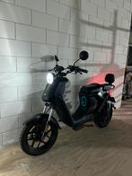 NIU Elektrische Scooter, Fietsen en Brommers, Ophalen, Maximaal 45 km/u, Nieuw, 50 cc