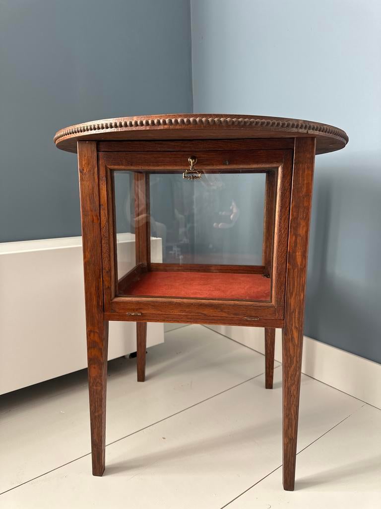 Antieke houten vitrine/thee kastje met glazen wanden, Ophalen of Verzenden