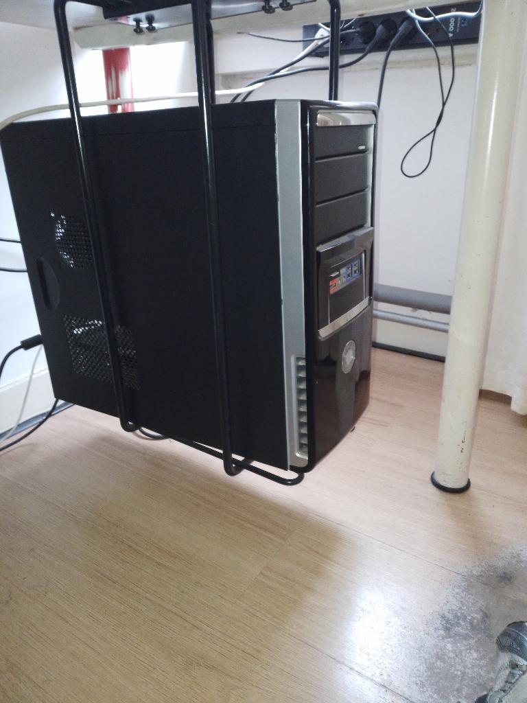 computerbeugel computer mount, Computers en Software, Computerbehuizingen, Gebruikt, Ophalen