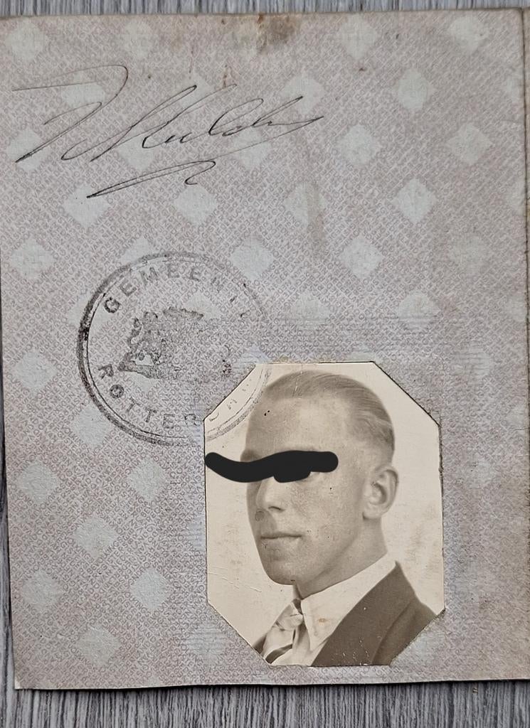 WO2 NL  - Persoonsbewijs Rotterdam, Verzamelen, Militaria | Tweede Wereldoorlog, Ophalen of Verzenden, Overige soorten, Nederland