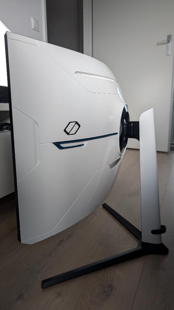 SAMSUNG Odyssey Neo G8 32'' (Ultra HD 4K) - 240 Hz, Computers en Software, Monitoren, In hoogte verstelbaar, VA, Minder dan 1 ms